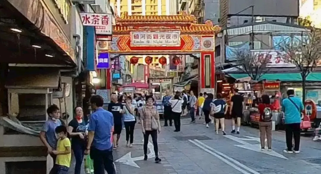 松山霞海城隍廟附近就是知名饒河夜市。（圖／翻攝自Google map）
