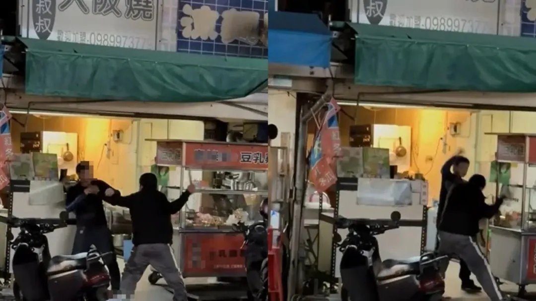顧客拿出疑似短棍對老闆進行毆打。（圖／翻攝社會事新聞影音畫面）