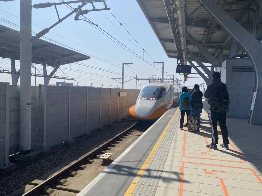 高鐵台中站今日15時許傳出有旅客身體不適,當場失去生命跡象,被送醫搶救。(資料圖/中天新聞)