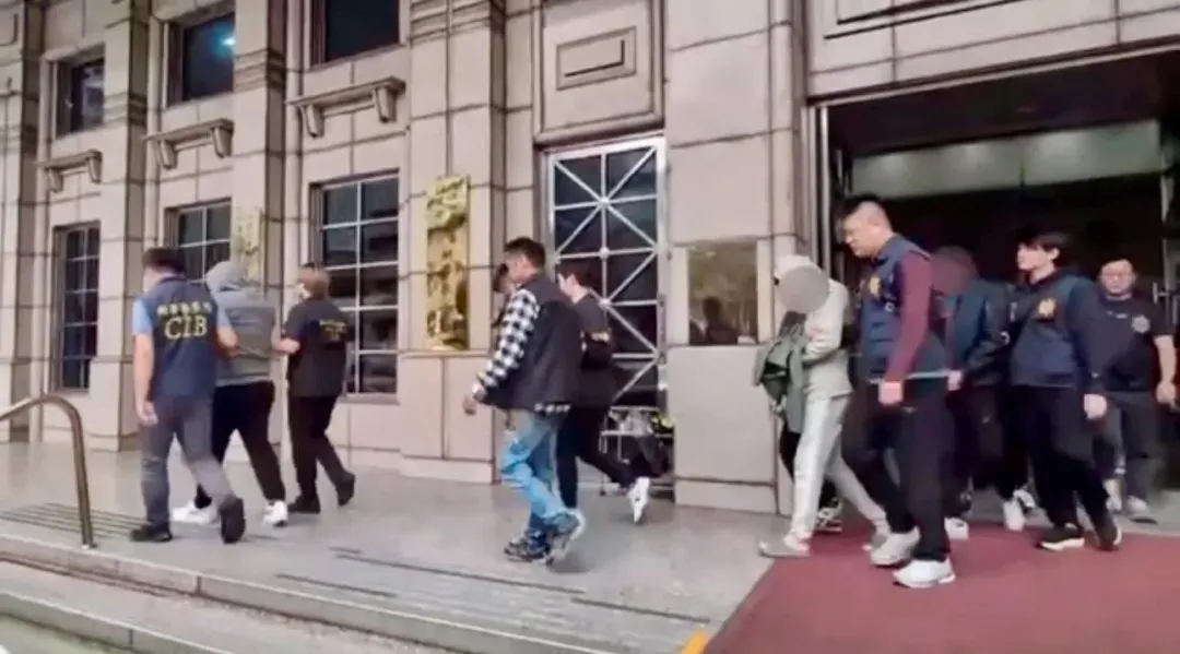 警方查獲主嫌等9名嫌犯。（圖／翻攝畫面）