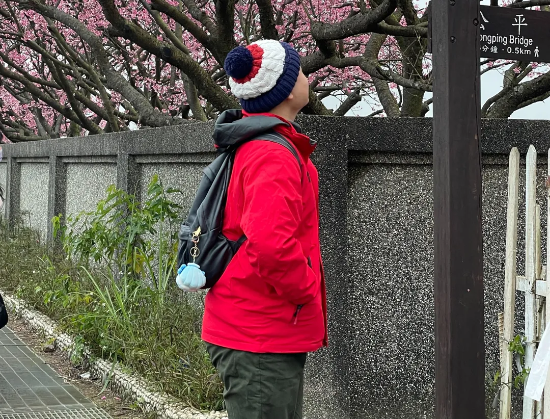 冬天五行喜火調候，楊登嵙建議穿衣配飾可多用紅色一類的暖色系，讓身心處於明亮、溫暖。（示意圖／記者鄭緯浩攝）
