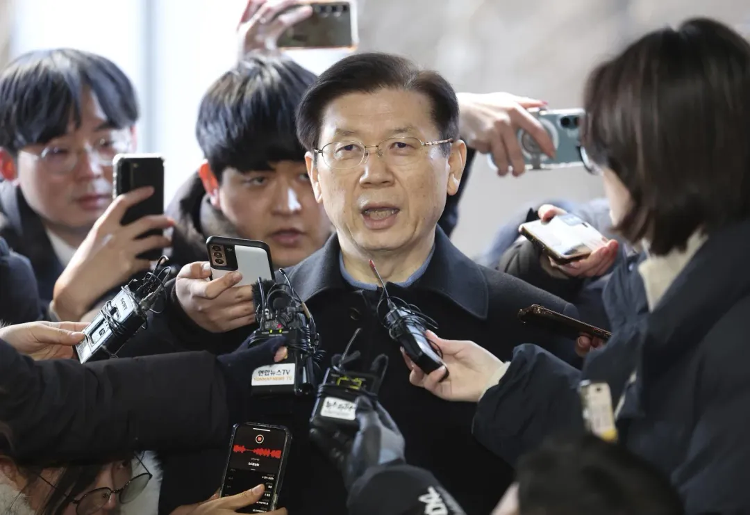 南韓總統警衛處處長朴鍾俊9日應訊。（圖／美聯社）