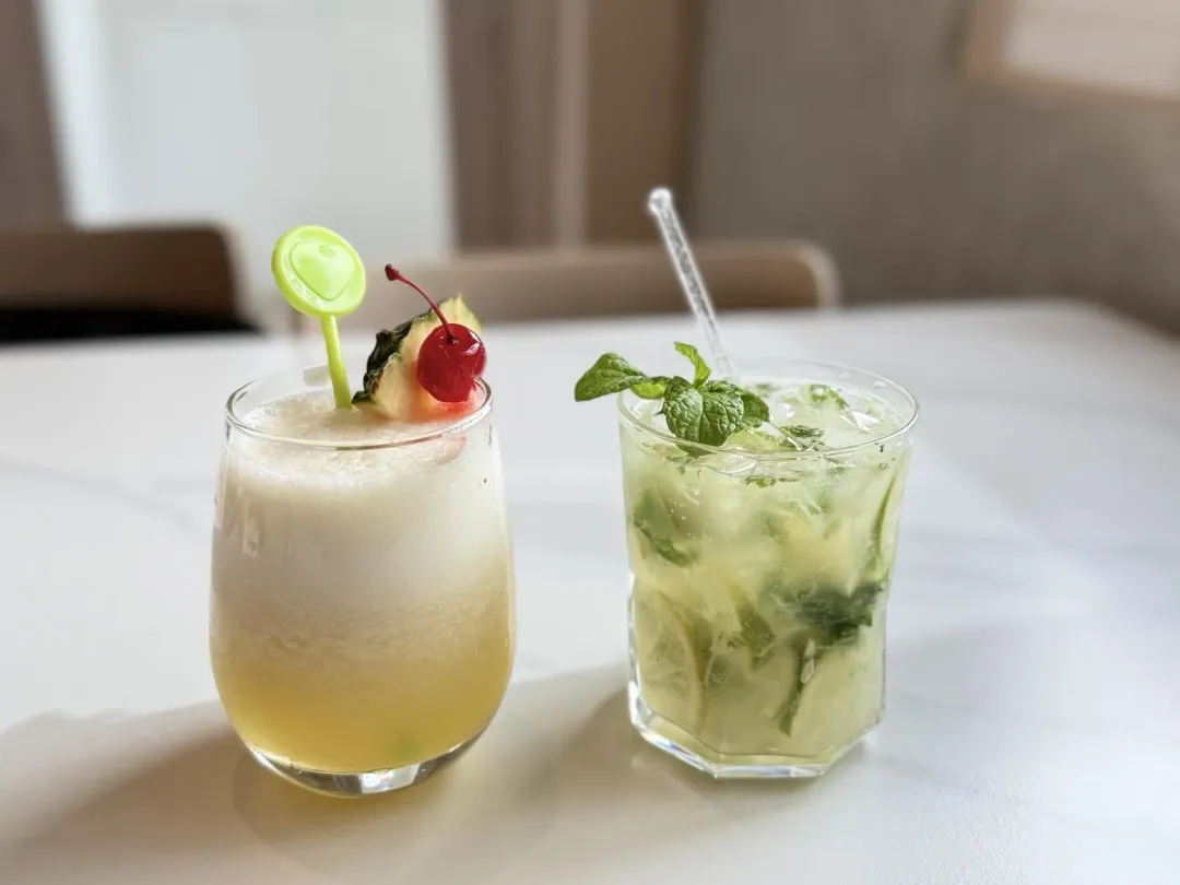 「船帆石No.1000」特色飲品由在地農特產品現打的果汁特調製成。（圖／業者提供）