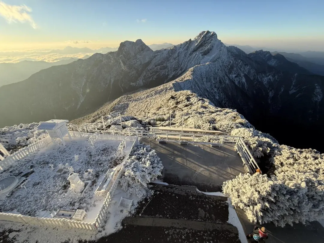 玉山測站下雪美景。(圖/中央氣象署)