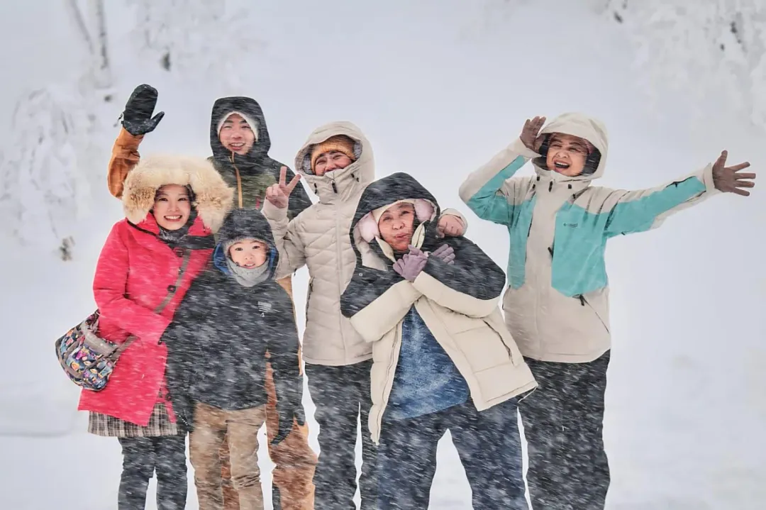 《老少女2》迎接艱難雪地考驗 楊貴媚、鍾欣凌、嚴藝文苦不堪言。（圖／桂田文化藝術基金會、桂田文創提供）