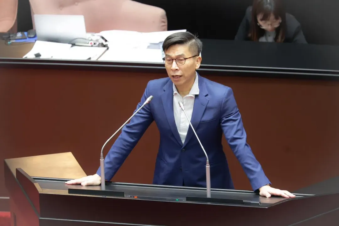 民進黨立委鍾佳濱。（圖/翻攝鍾佳濱臉書）