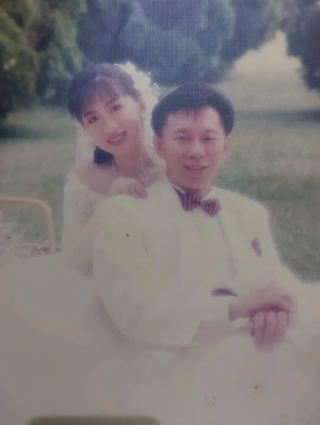 陳佩琪在臉書表示今日是和柯文哲結婚34週年紀念日並秀出當年婚紗照。(圖/陳佩琪臉書)