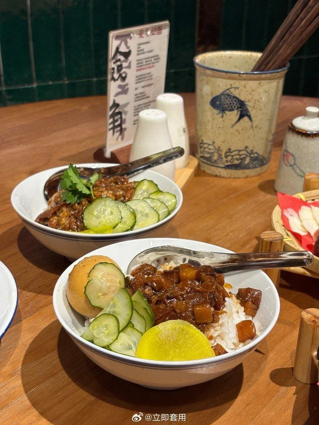 上海「撿角台灣食堂」的滷肉飯備受好評。（圖／翻攝自微博）