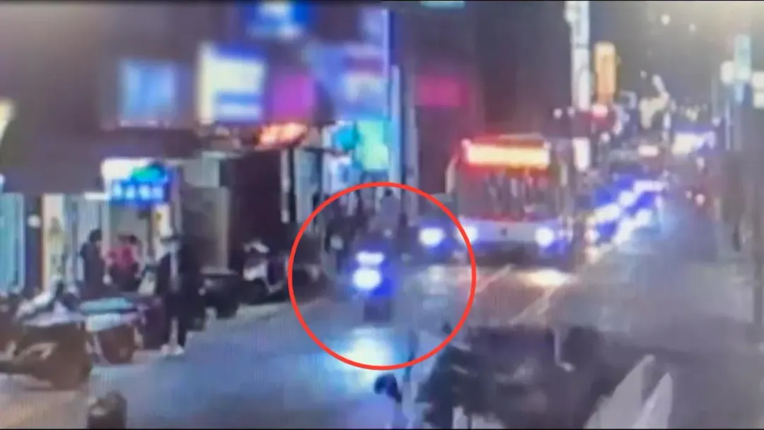 警方以車追人找到肇事騎士。（圖／翻攝畫面）