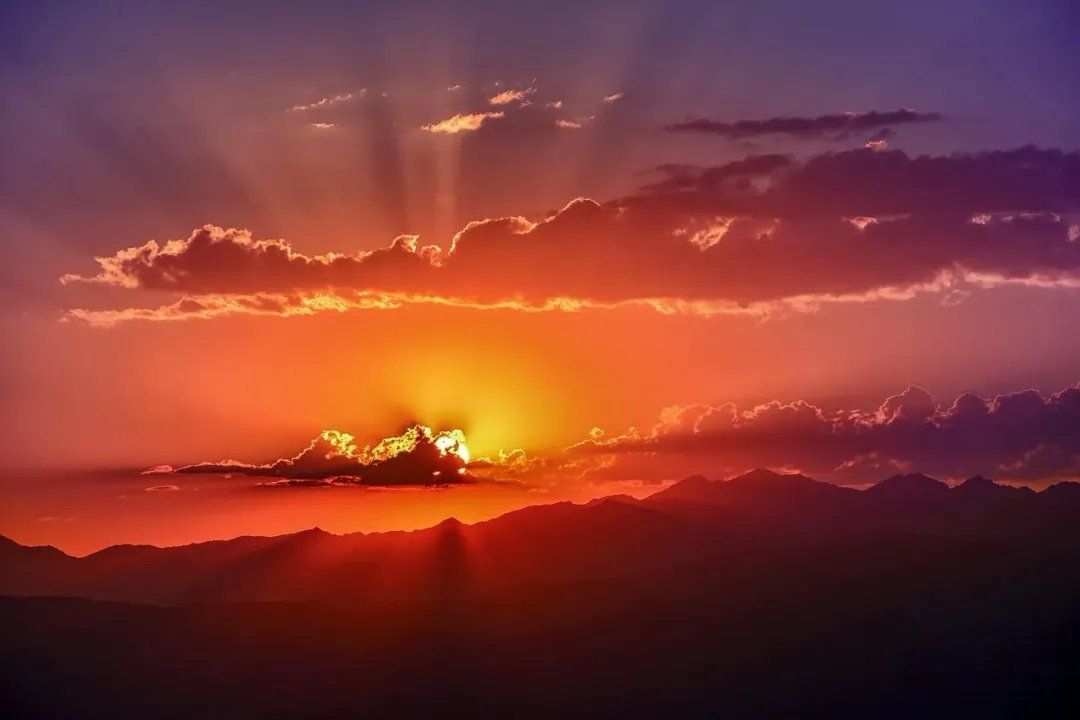 晨練要推遲一些,最好待日出後再出門。(示意圖/Pixabay)