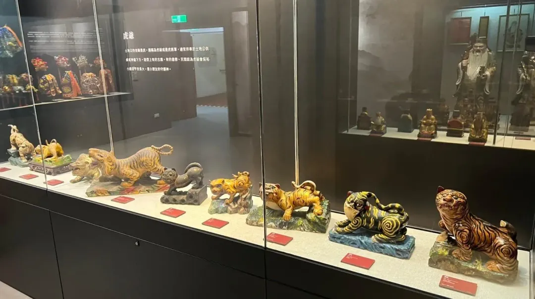 桃園土地公文化館展示各式各樣的虎爺。（圖／中天倪鴻祥攝）