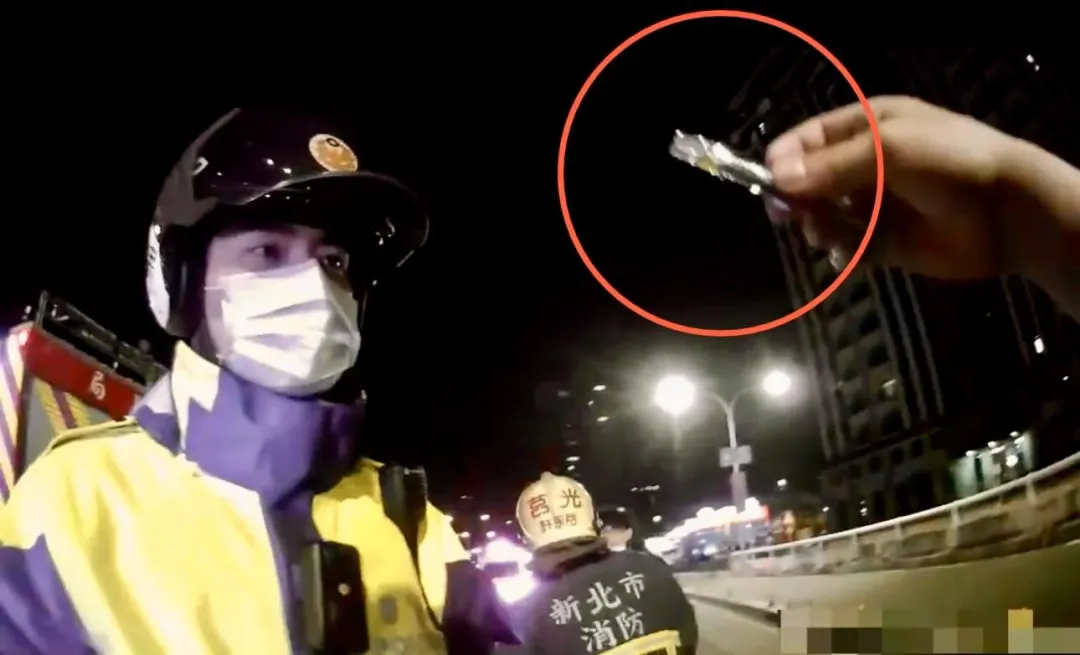 警方在車上搜出喪屍菸彈。（圖／翻攝畫面）