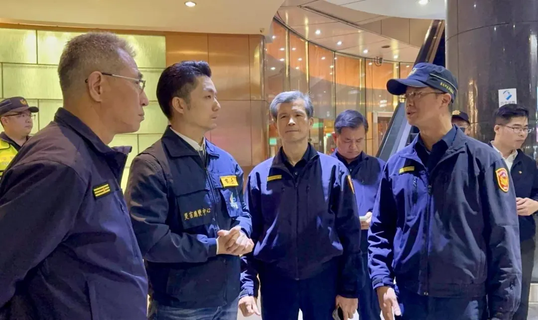 台北市長蔣萬安視察台北市警方臨檢。（圖／翻攝畫面）