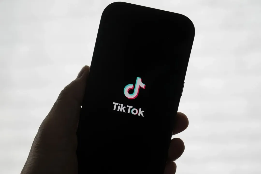 川普簽令延後75天執行TikTok「不賣就禁」法律。(圖/美聯社)