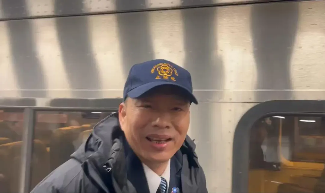 韓國瑜即將搭車前往紐約。(圖/中天新聞)