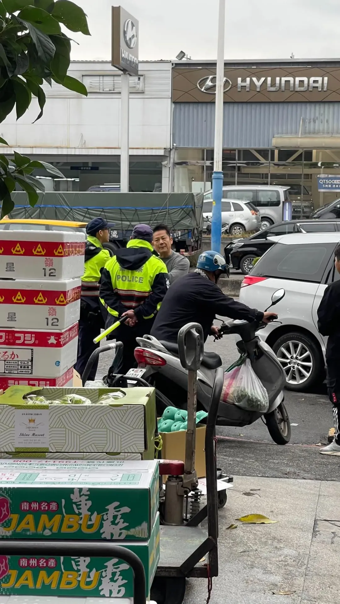 徐乃麟遭警察開罰單。(圖/翻攝自爆料公社二社 臉書)