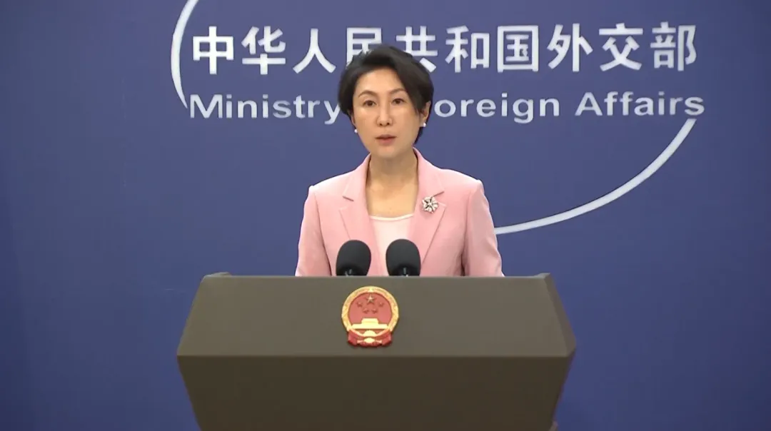 大陸外交部發言人毛寧今天主持例行記者會。（圖／CCTV+）