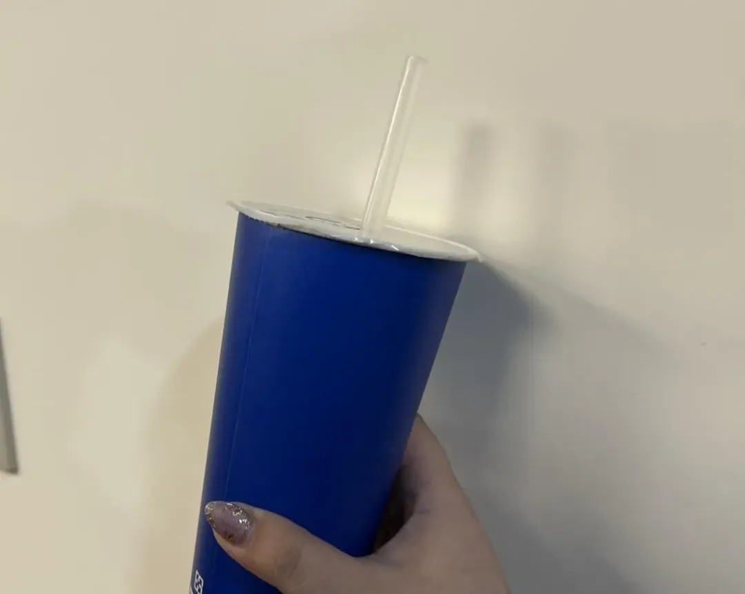 小心太頻繁喝含糖飲會對身體造成嚴重負面影響。（示意圖／中天新聞）