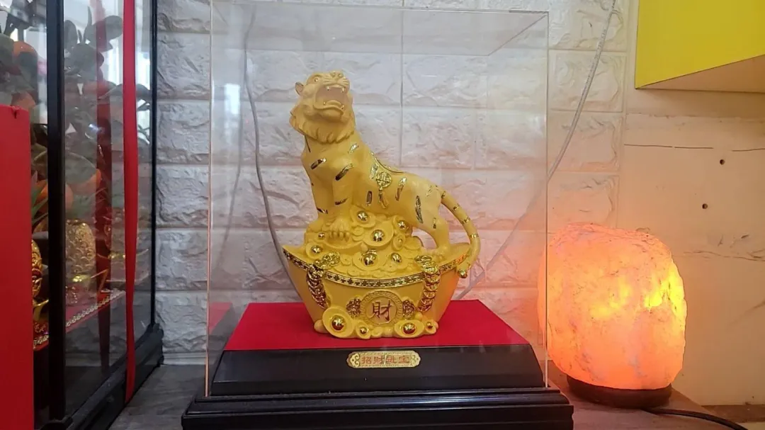 金虎爺擺飾。（圖／鈔滿彩券行提供）