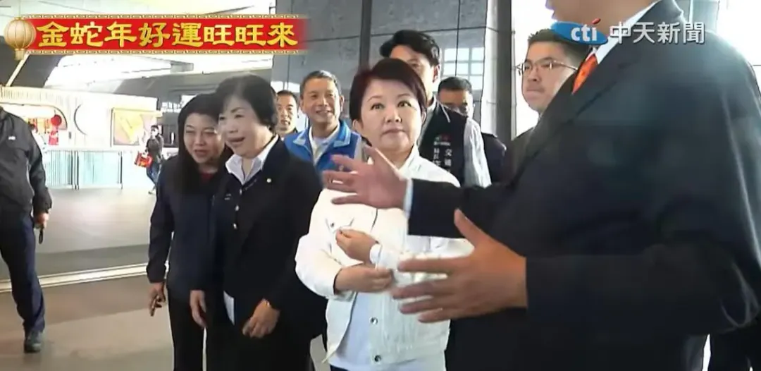 台中市長盧秀燕今（25日）視察台中高鐵站。（圖／中天新聞）