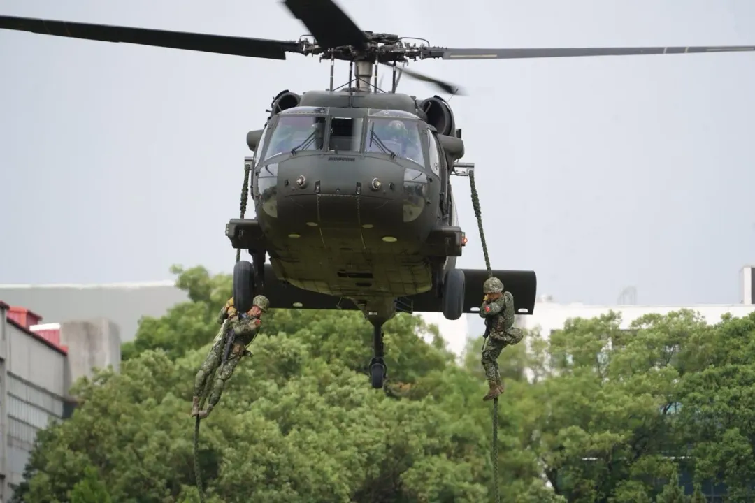 航特部現役UH-60M直升機。(圖/陸軍司令部)