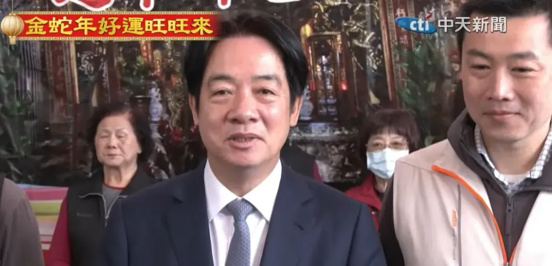 總統賴清德除夕夜一早回金山發福袋、入廟祈福願國泰民安。(圖／中天新聞)