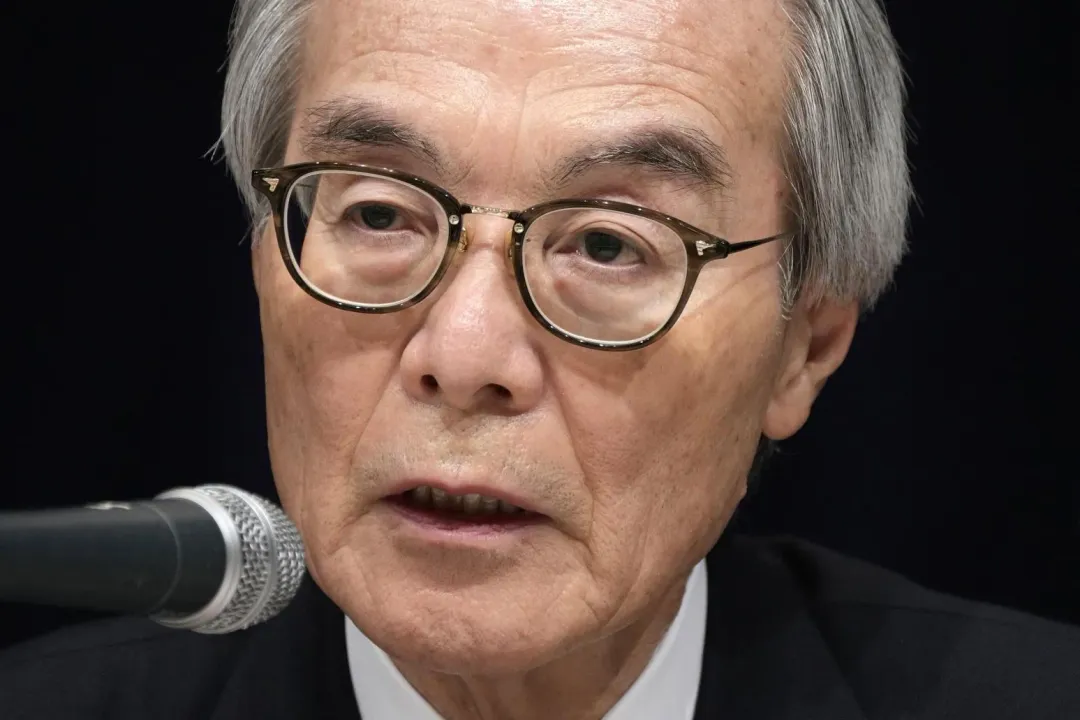 宣布辭職的富士電視台前董事長嘉納修治。(圖/美聯社)