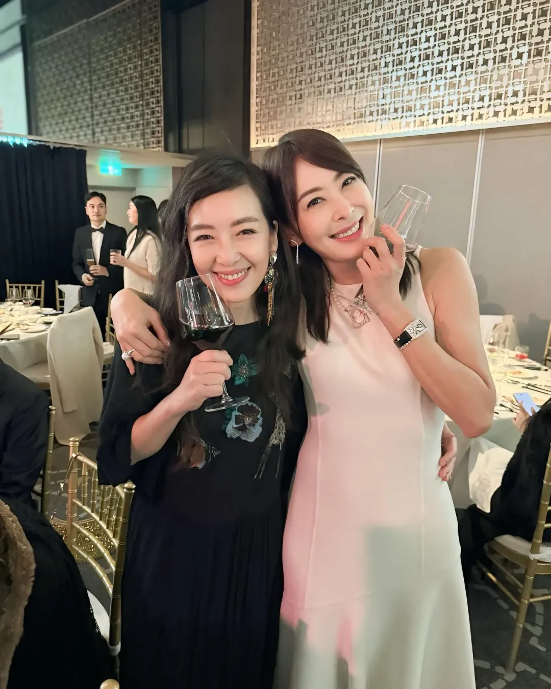 賈永婕說自己和多年老同學路嘉怡終於冰釋前嫌。（圖／賈永婕臉書）