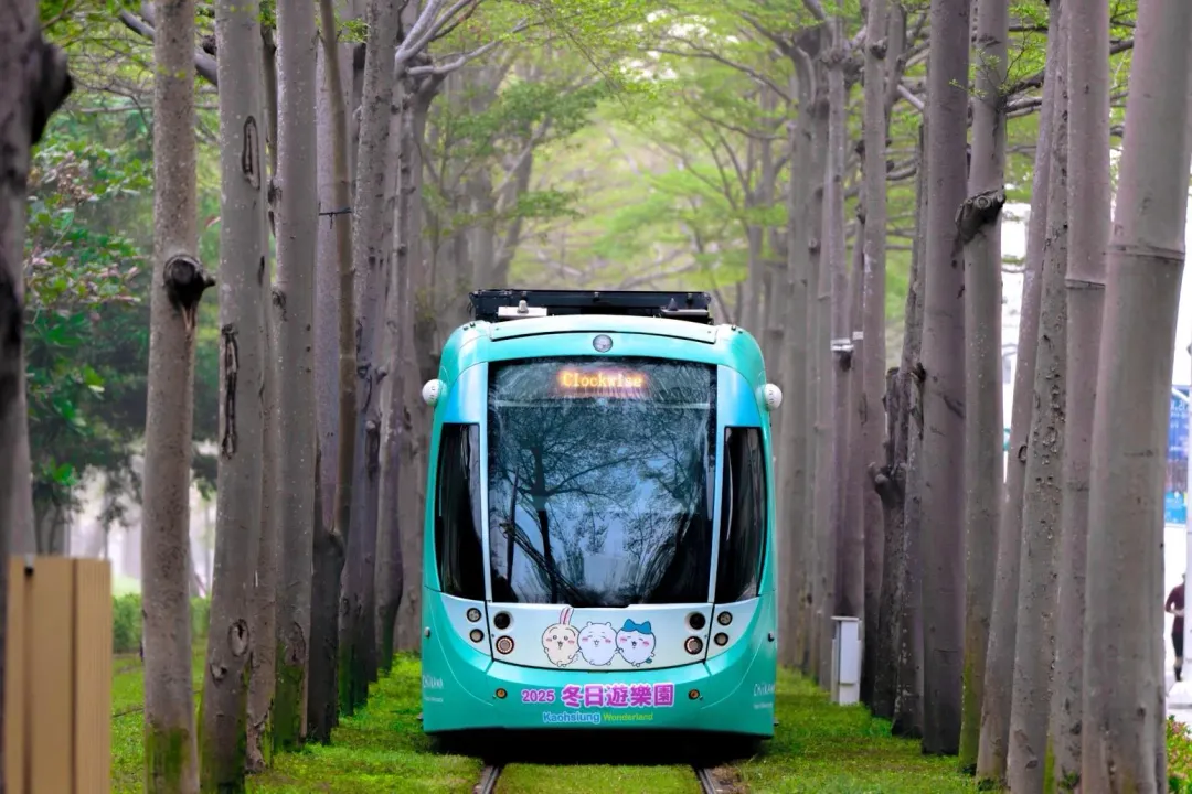 「吉伊卡哇」主題輕軌列車。（圖／高雄市觀光局提供）