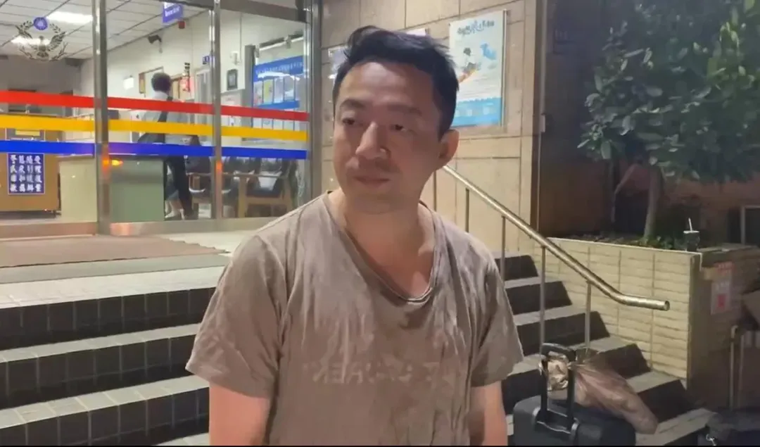 汪小菲去年3月2次跑到大S住處樓下，事後被媒體拍到與Mandy在台北的租屋處，網友驚呼距離好近。（圖／翻攝畫面)