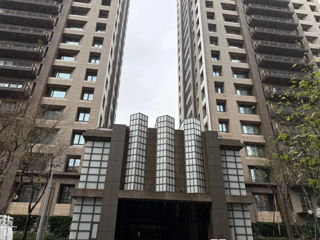 大S骨灰可能由家人直接帶回家中。（圖／記者陳曉涵 攝）