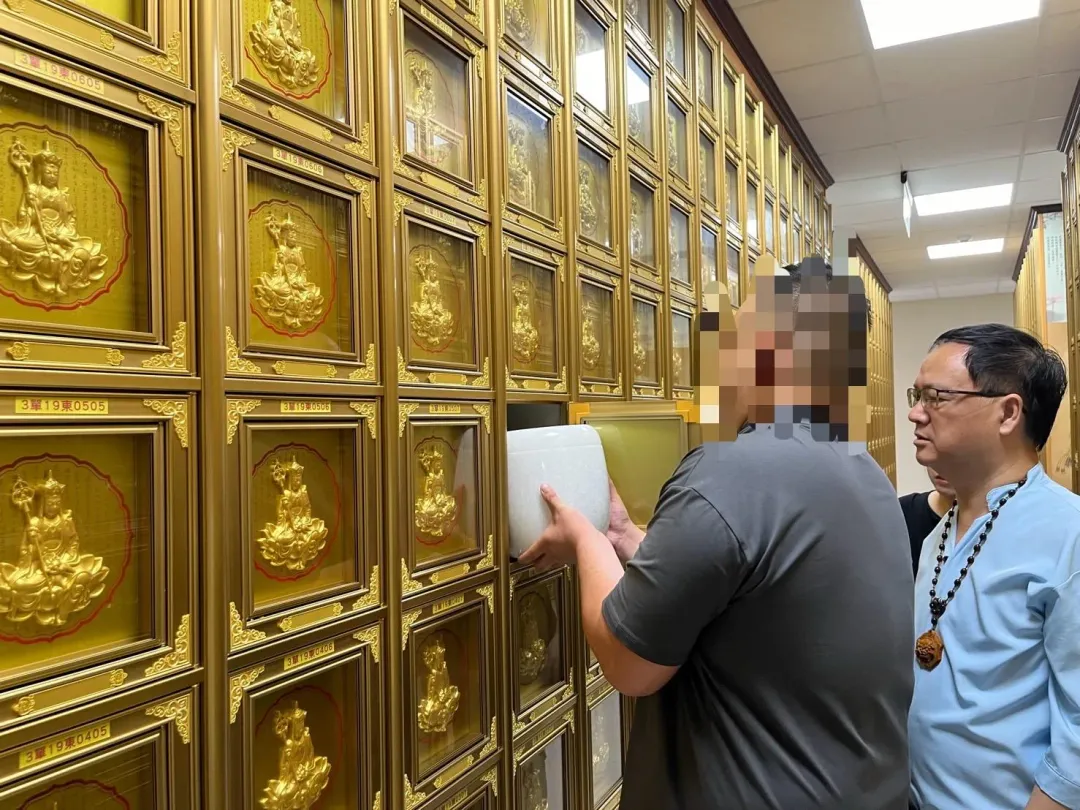 江柏樂強烈建議，骨灰罈應該放在專門的安置場所，而不是家中。（圖／翻攝自江柏樂臉書）