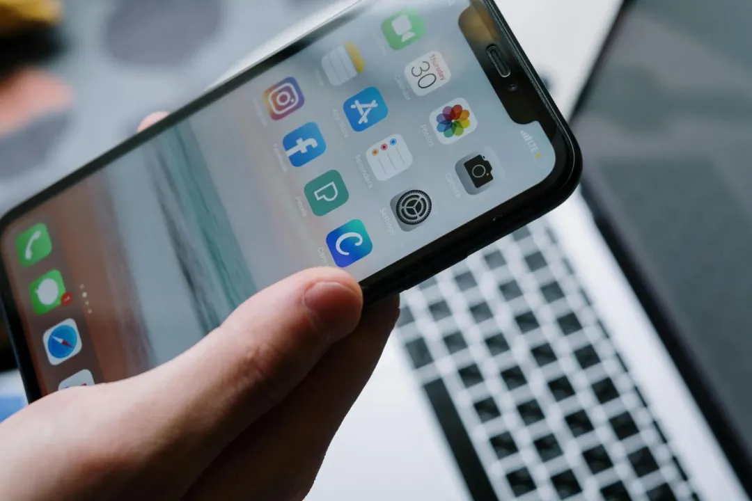 iPhone「醫療卡」不用解鎖就能在緊急狀況下使用。（示意圖／Pexels）