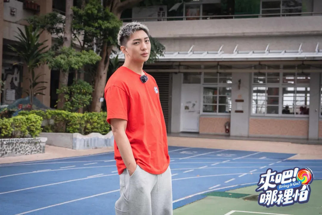 擁有帥氣外型的許明杰,稱SpeXial「沒有對外說過解散」。(圖/TVBS提供)