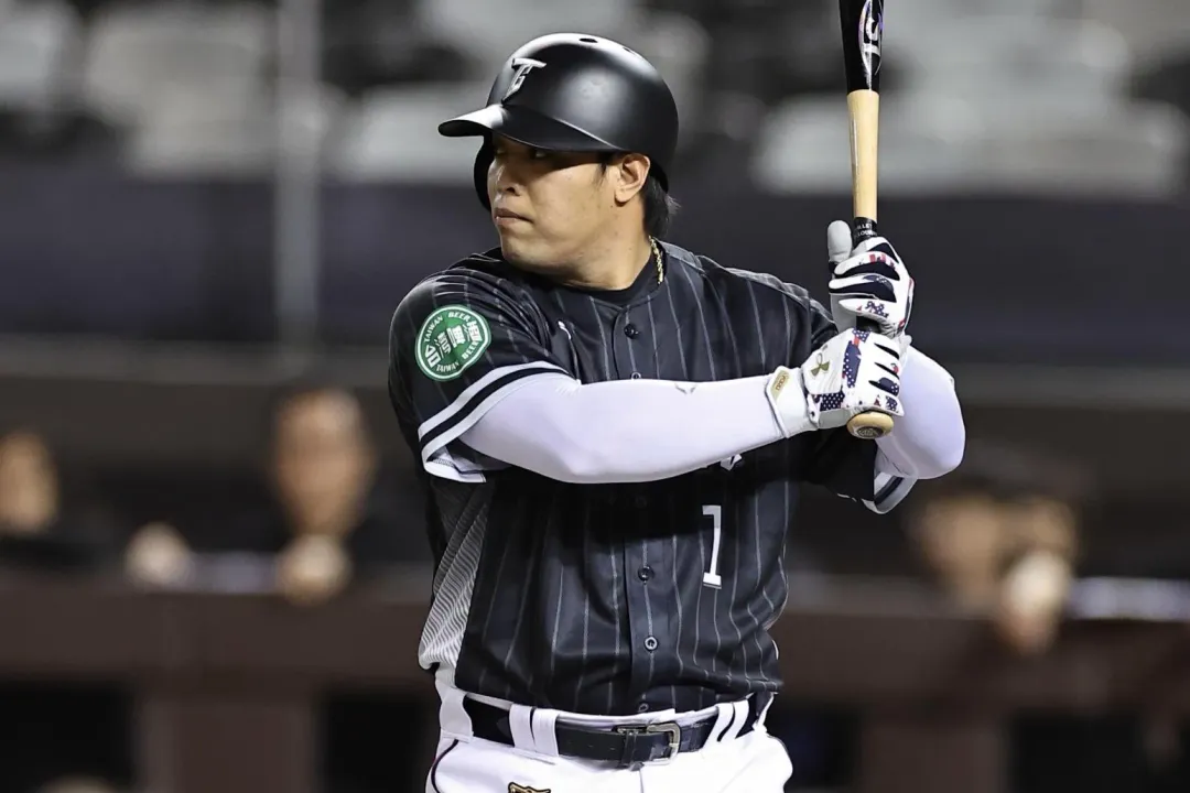 陳子豪在首場練習賽首打席擊出2分砲。（圖／中華職棒提供）&nbsp;