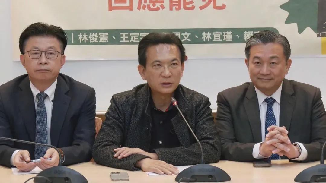 林俊憲質疑針對他以及王定宇的罷免案送件，有幕後黑手，呼籲相關單位嚴查。（圖／中天新聞）