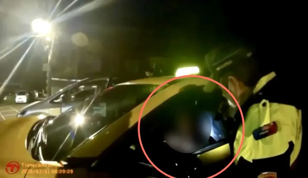 小黃運將再度酒駕遭警方查獲。(圖/翻攝畫面)
