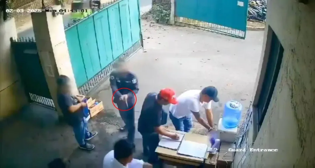 兇嫌突開槍殺害同事。(圖/翻攝ANTIPOLO警方)