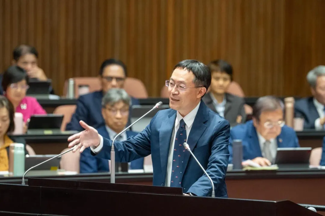 李坤城今表示，在三重選區的立委罷免案，果然發生了未經他人同意，卻偽造同意連署的幽靈罷免。(圖取自李坤城臉書)