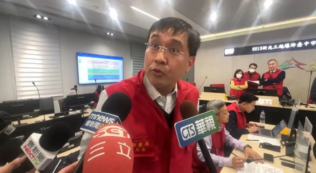 都發局長李正偉表示都發局並無收到台中新光三越11、12樓室內裝修施工申請。（圖／中天新聞）