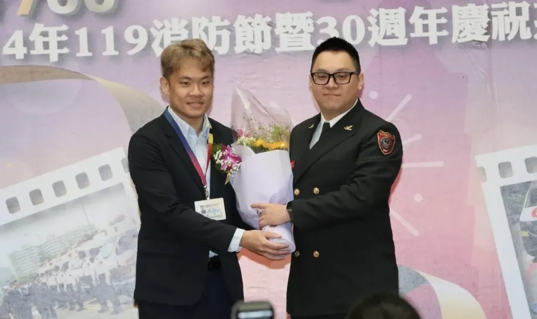北市府體育局張姓員工感謝救護員楊承諺。（圖／翻攝畫面）