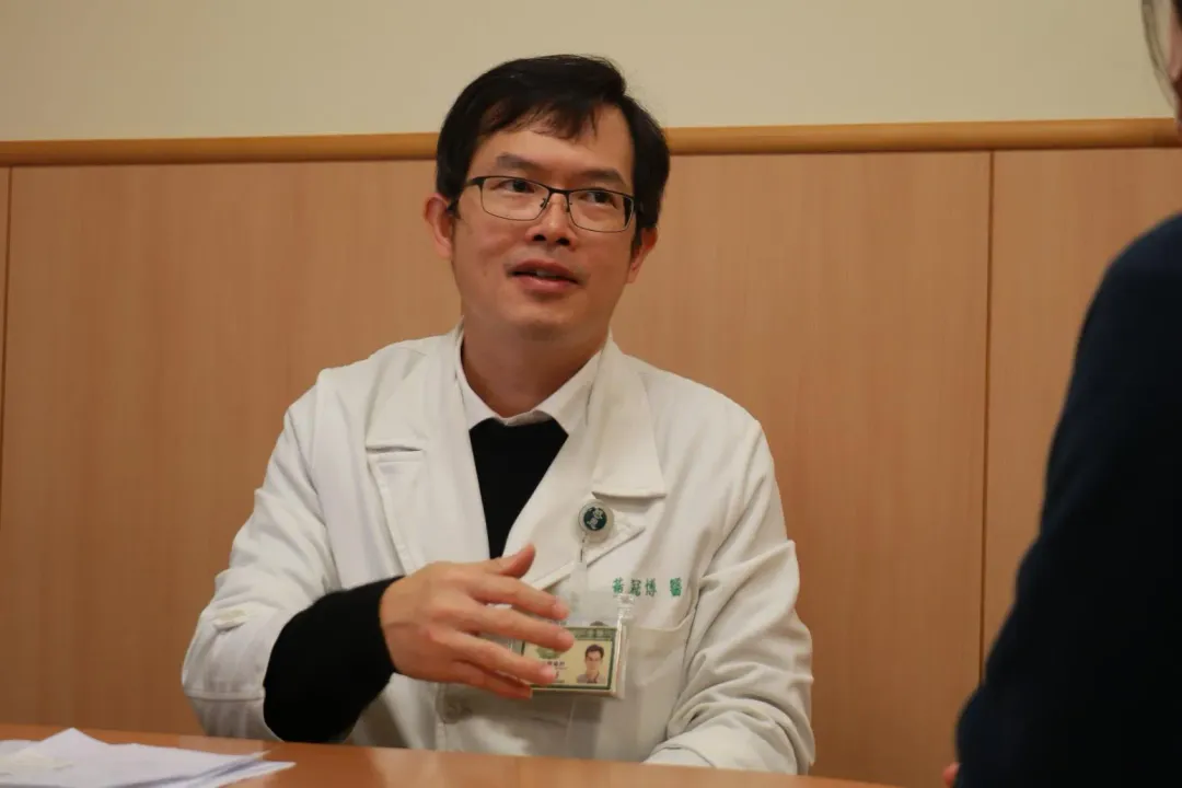 黃冠博醫師提醒惡性腫瘤可能引起骨頭轉移的症狀。（圖／台中慈濟醫院）