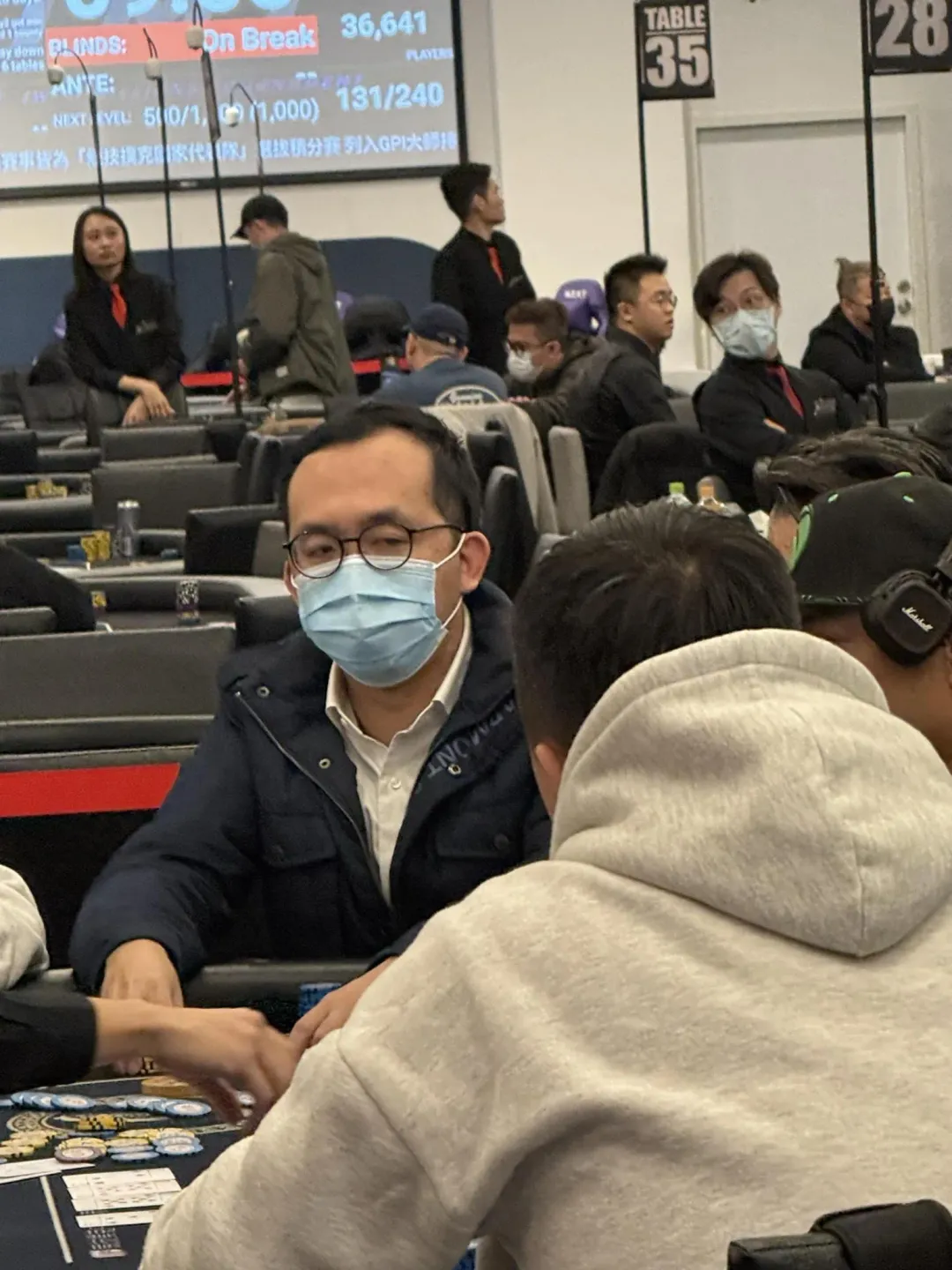 溫朗東爆徐巧芯老公蹺班打德州撲克。（圖／取自溫朗東臉書）