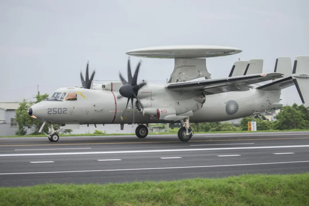 中華民國空軍E-2K空中預警機。（圖／總統府）