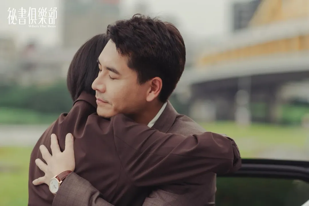 《祕書俱樂部》賴雅妍表示，若要結婚選張世平（王傳一 飾）的CP值更高。（圖／TVBS提供）