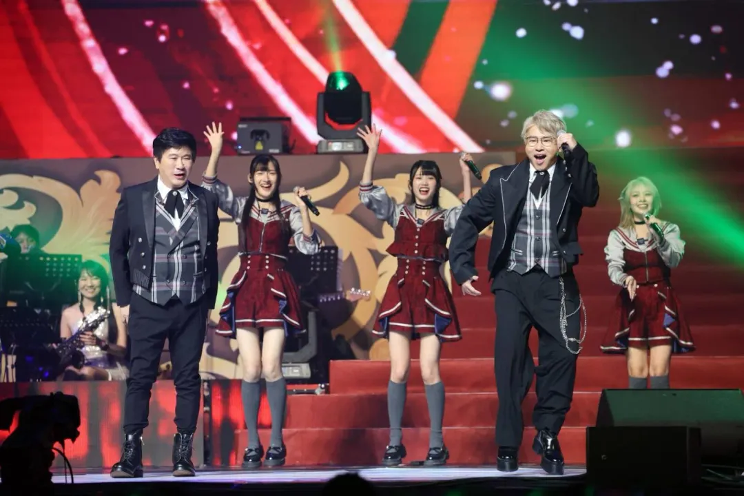 《鑽石舞台之夜》演唱會連兩日全滿場。（圖／萬星傳播提供）