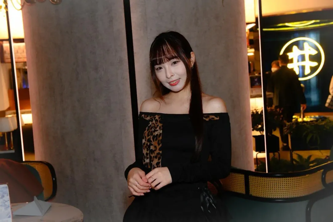 人氣網紅「結餘不是魚」曾遇到變態攝影師騷擾的經驗，提醒女生要懂得自我保護。（圖／TTR女神特賣會 提供）