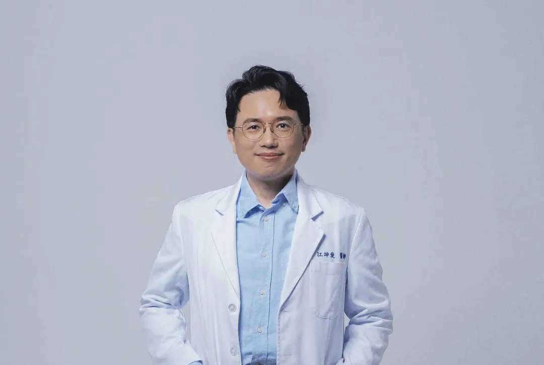 乳房外科名醫江坤俊去年7月被爆出偷吃護理師，還捲入性騷女主播風波。（圖／翻攝自江坤俊醫師臉書）