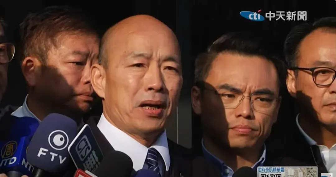 韓國瑜喊話法務部站在人道考量能讓柯文哲前主席在柯爸釘棺木前回來見他最後一面。（圖／中天新聞）