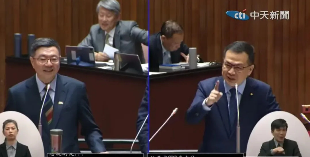 國民黨立委羅智強(右)質詢行政院長卓榮泰(左)。(圖／中天新聞)